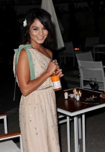 Vanessa+Hudgens+64th+Annual+Cannes+Film+Festival+8xsPlgi_t52l - Vanessa Hudgens