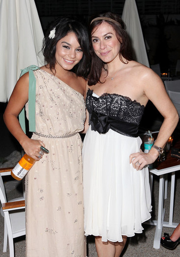 Vanessa+Hudgens+64th+Annual+Cannes+Film+Festival+ksV8FtxGu_xl - Vanessa Hudgens