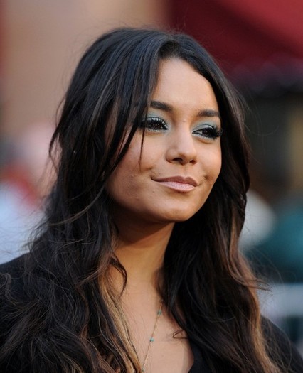 Vanessa+Hudgens+Pirates+Caribbean+World+Premiere+rAjjdKQkOazl - Vanessa Hudgens