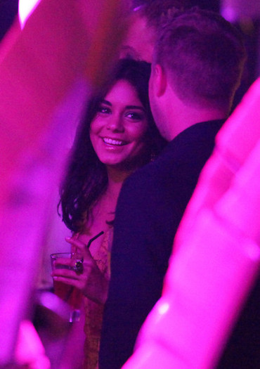 Vanessa+Hudgens+Stars+Baoli+Nightclub+2+00DN3VRB2l-l - Vanessa Hudgens