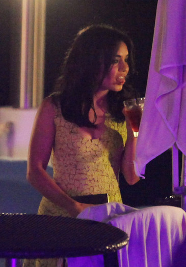 Vanessa+Hudgens+Stars+Baoli+Nightclub+2+pgqzA6u9vN-l - Vanessa Hudgens