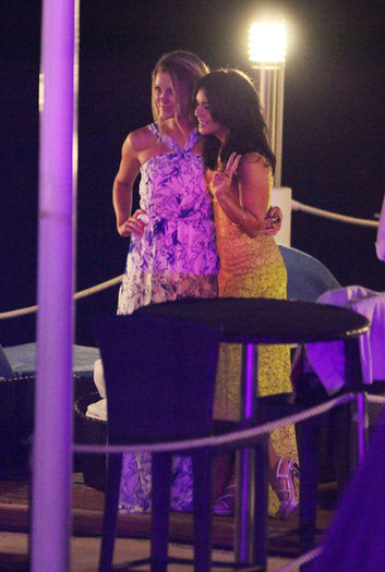 Vanessa+Hudgens+Stars+Baoli+Nightclub+2+Pl-4YRt-zSLl - Vanessa Hudgens