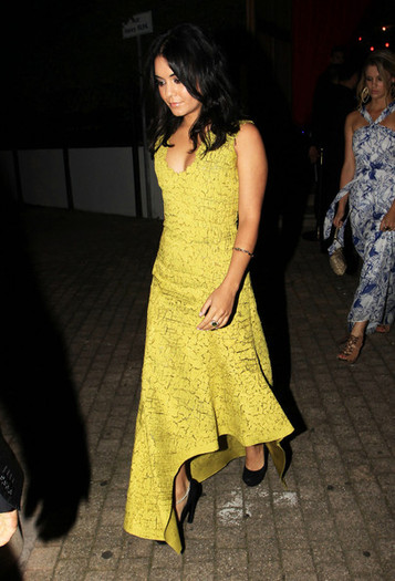 Vanessa+Hudgens+Stars+Baoli+Nightclub+2+Sb4skLfzBQnl - Vanessa Hudgens