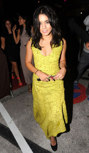 Vanessa+Hudgens+Stars+Baoli+Nightclub+LPwDCdGSGs4l