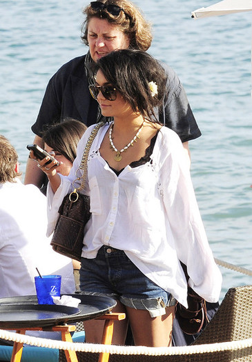 Vanessa+Hudgens+Vanessa+Hudgens+Hotel+Martinez+Isi764MofLpl - Vanessa Hudgens
