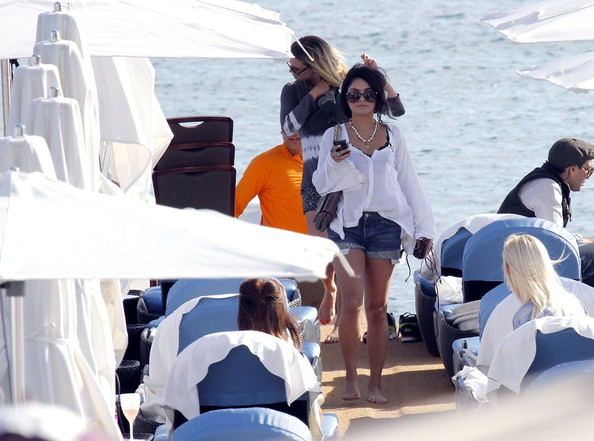 Vanessa+Hudgens+Vanessa+Hudgens+Hotel+Martinez+v8SPaoyAbHMl - Vanessa Hudgens