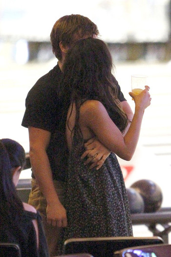 Vanessa+Hudgens+Vanessa+Hudgens+Josh+Hutcherson+bvJjEtOfUVGl - Vanessa Hudgens