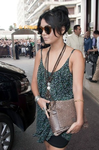 Vanessa+Hudgens+Vanessa+Hudgens+Leaves+Hotel+nnDXCsZPbIfl - Vanessa Hudgens