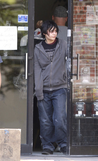 Vanessa+Hudgens+Vanessa+Hudgens+Newark+_UV2JlJbmXZl - Vanessa Hudgens