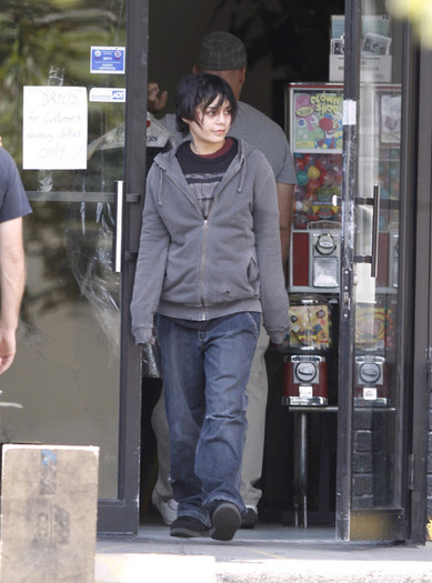 Vanessa+Hudgens+Vanessa+Hudgens+Newark+G4Zf2CIqjxYl - Vanessa Hudgens