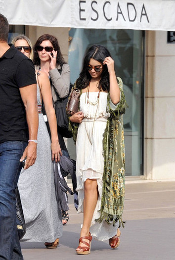 Vanessa+Hudgens+Vanessa+Hudgens+Rosario+Dawson+Q4S5RoZynRBl - Vanessa Hudgens