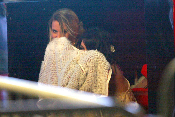 Vanessa+Hudgens+Vanessa+Hudgens+VIP+Nightclub+zXeiolZtUhml