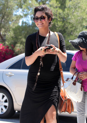 Vanessa+Hudgens+Vanessa+Hudgens+Visiting+DMV+tWngAoMc598l