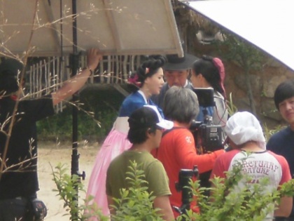 bts1q - 0 A-In spatele scenei nou-nou