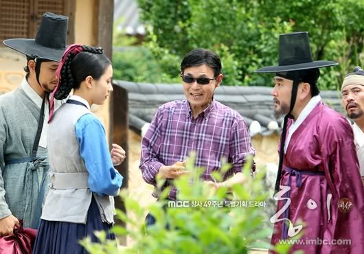 BTS4-2 - 0 A-In spatele scenei nou-nou