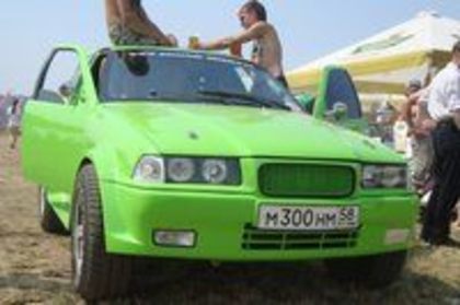 o-masina-indescifrabila-bmw-niva-sau-mini-33eacd220a20d57d0-200-133-2-95-1