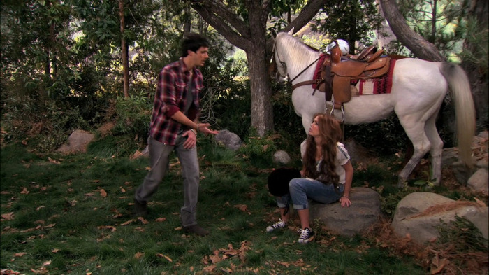 De ce sa stau? Nu vroiai sa fii lasat in pace? - oo4