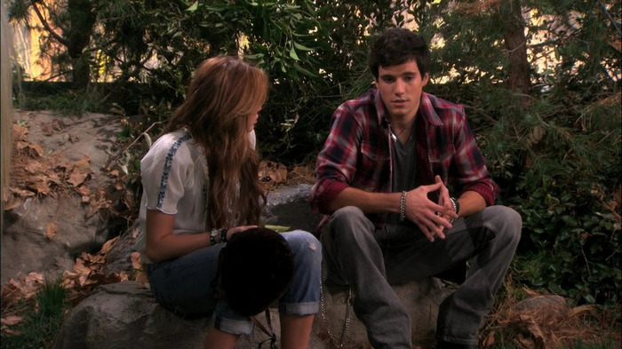 Acum cativa ani eram indragostit de o fata Danille si... - oo4