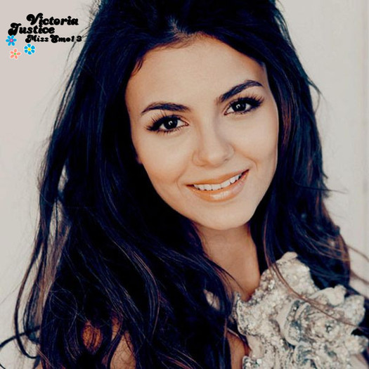 Kristen, noua noastra vecina. Am invitat-o la noi.