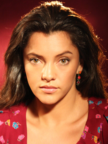 sara08_128704036998___363x484