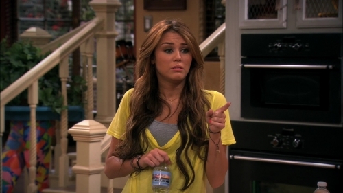 Miley Cyrus (330)