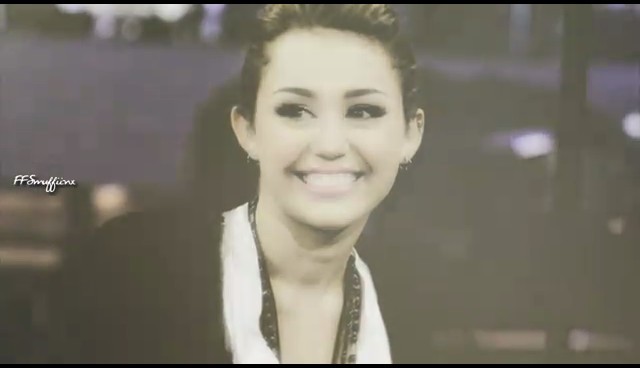 bscap0166 - Miley Cyrus I am Beautiful