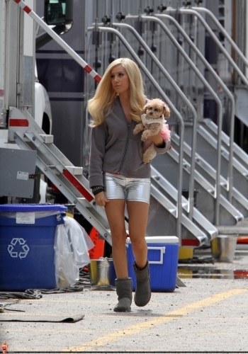 Ashley Tisdale (31)