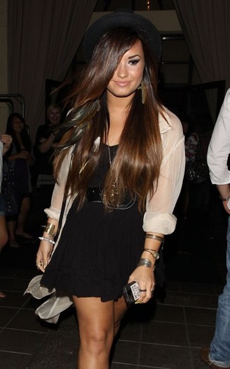 demi-lovato-080211-12