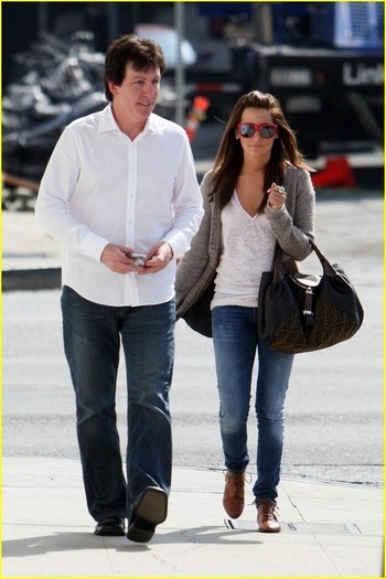 ashleytisdale101cafe04