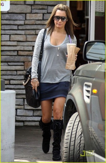 ashleytisdalecoffeefienxa6 - disney 5