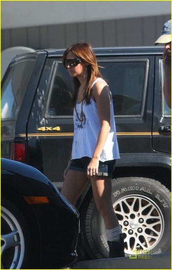 ashleytisdalepumpairtirah8 - disney 5