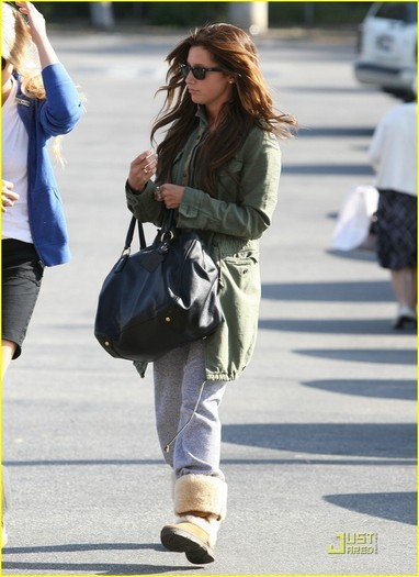ashleytisdaleshoppingshl - disney 5