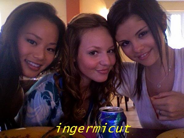 sel-fotos-picantes-13 - poze rare si personale  cu selena gomez