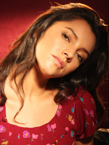 sara013_128704037789___363x484