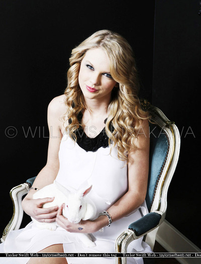 Taylor Swift (72)