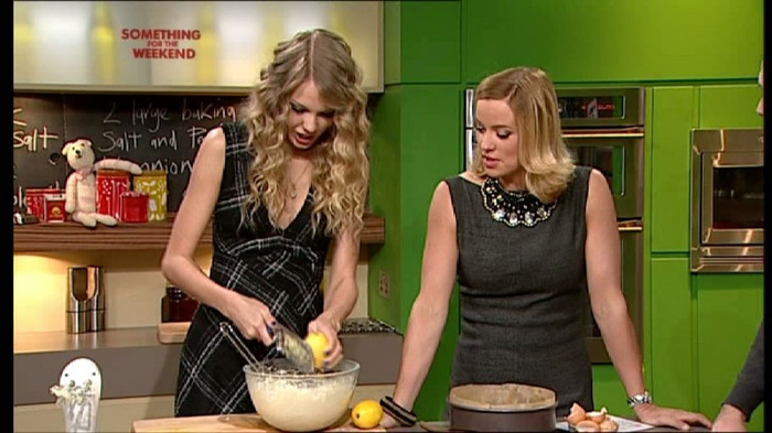 Taylor Swift (307)