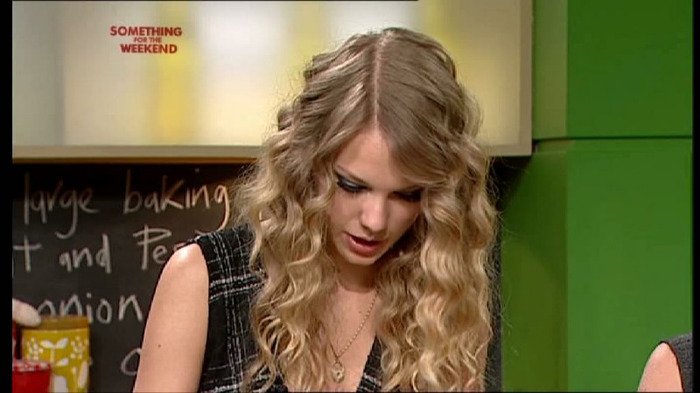 Taylor Swift (308)