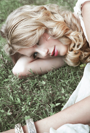 Taylor Swift (326)