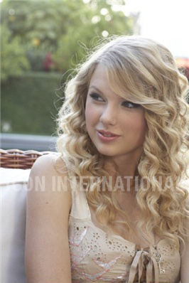 Taylor Swift (363) - x - Taylor Swift