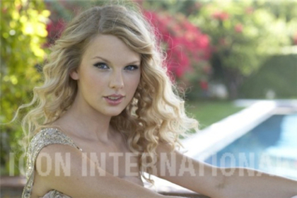 Taylor Swift (369)