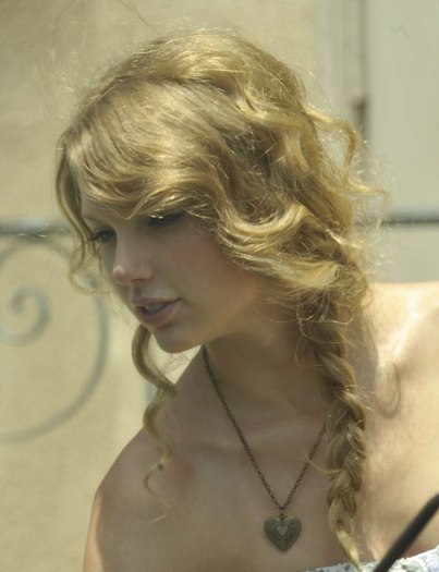 Taylor Swift (475) - x - Taylor Swift