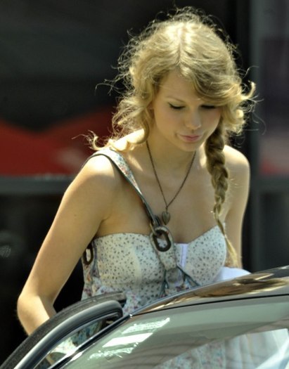 Taylor Swift (477) - x - Taylor Swift