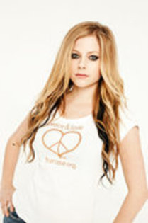 42972320_HNQBLYPIF - 000 avril lavigne photo 000