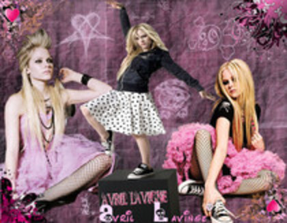 42972350_XDGELGOFT - 000 avril lavigne photo 000