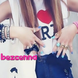 Cei patru isi continuara plimbarea toata ziua. Seara acasa la Kristen...