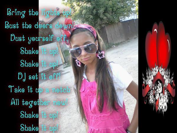 6 - Selena Gomez-shake it up