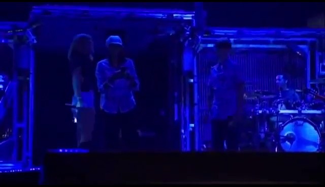 bscap0270 - Miley Cyrus si Justin Bieber Behind The scenes
