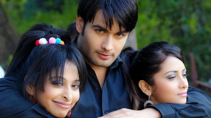 155541_183530174990916_158007917543142_683983_2384965_n - Vivian dsena