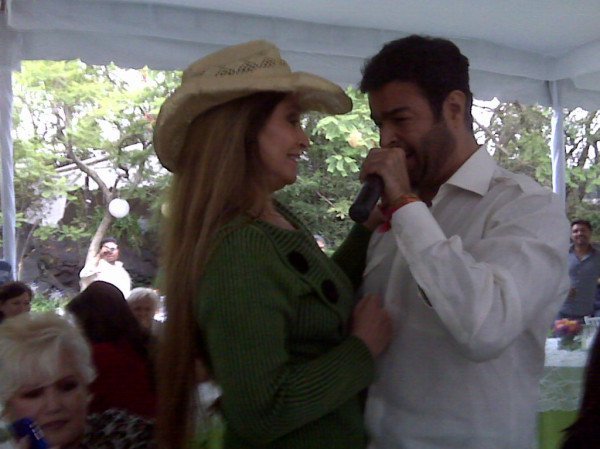 269410_10150215253037371_16310792370_7569601_1176971_n - Daniela Romo