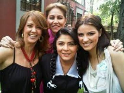images (9) - Daniela Romo